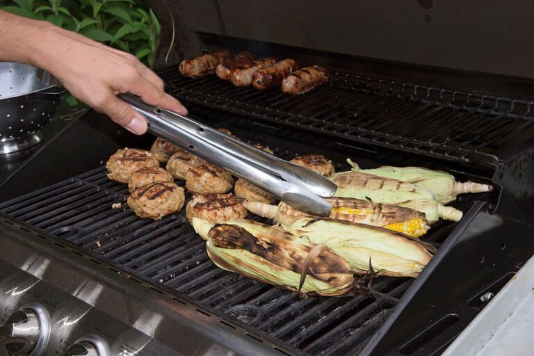 How to Use a Propane Grill: Grilling Tips