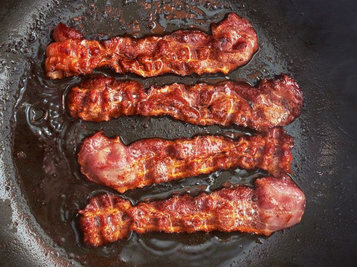 Can You Eat Bacon Raw? Bacon Safety Tips